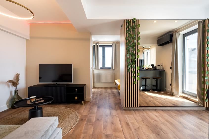 Apartament cu 2 camere semidecomandat în P-ța Romană