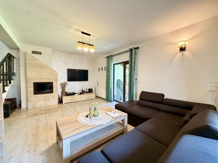 Duplex cu 4 camere cu Canalizare în Dumbrăvița