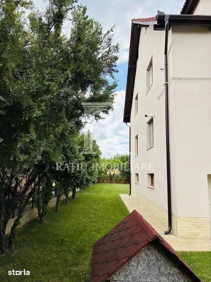 Casă cu 5 camere cu Teren 1100 Mp în Central