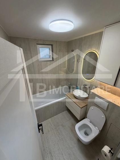 Apartament cu 3 camere semidecomandat în Semicentral