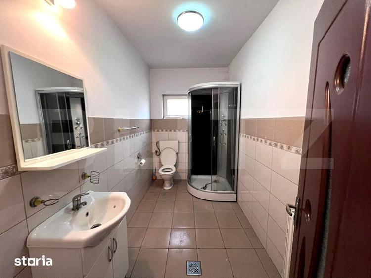 Casă cu 7 camere cu Teren 1342 Mp în Central