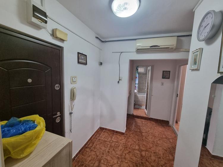 Apartament cu 2 camere decomandat, mobilat în CET