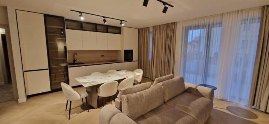 Apartament cu 3 camere semidecomandat, mobilat în Voluntari