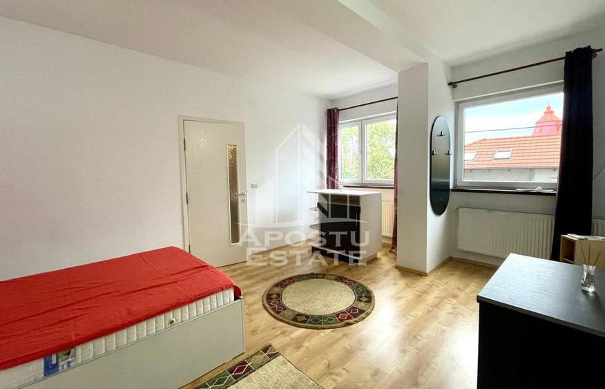 Apartament cu 2 camere semidecomandat, mobilat în Banu Mărăcine