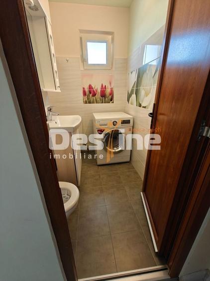 Apartament cu 3 camere decomandat, mobilat în Central