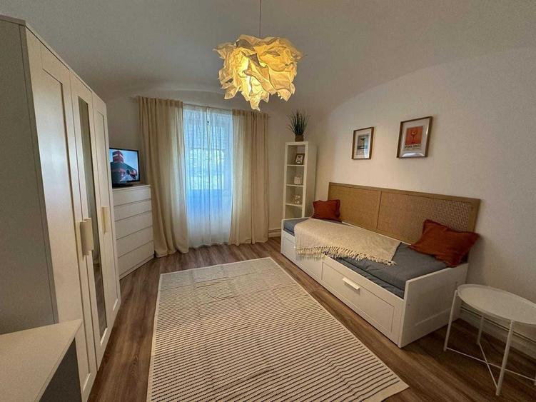 Inchiriez apartament cu o camera pentru Untold peste drum de Platinia - 3
