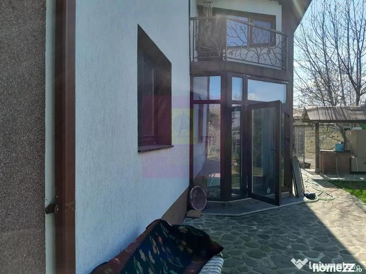 Casă cu 5 camere cu Teren 958 Mp în Central
