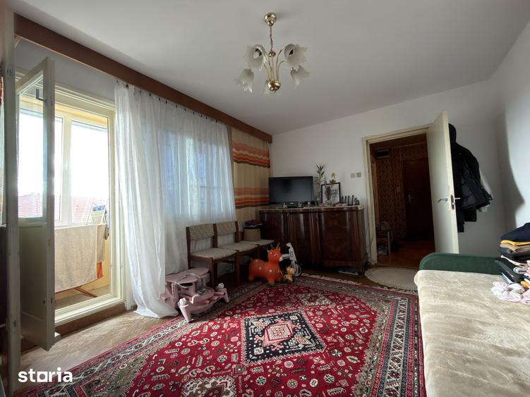 Apartament cu 4 camere decomandat, mobilat în Circumvalațiunii