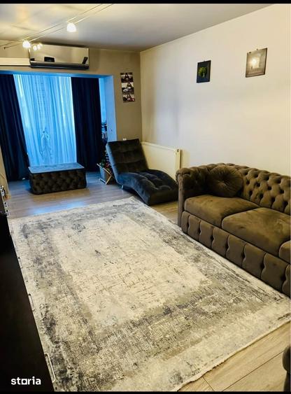 Apartament cu 4 camere decomandat în Central