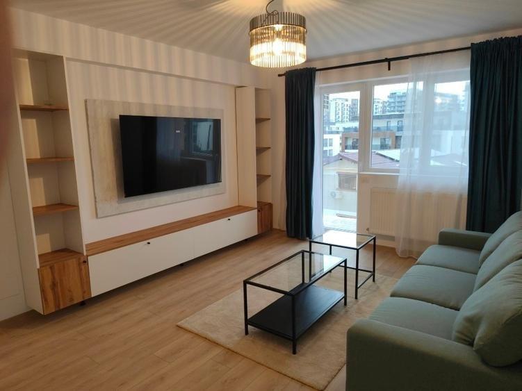 Apartament cu 3 camere decomandat, mobilat în Titan