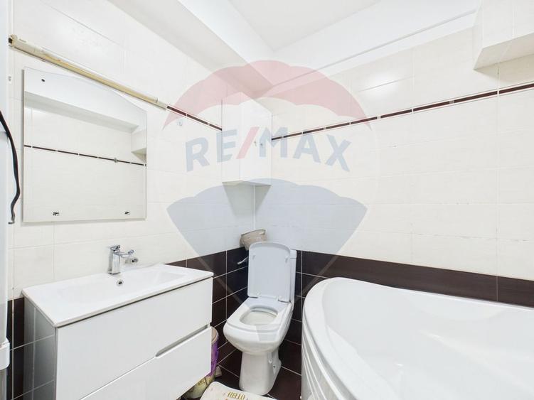 Apartament cu 3 camere semidecomandat, mobilat în Jiului