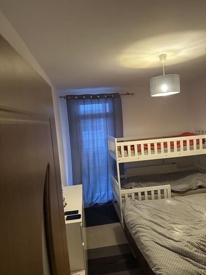 Apartament cu 2 camere semidecomandat în Florești