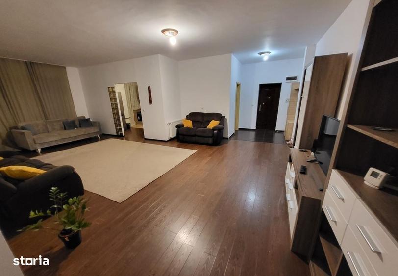 Casă cu 3 camere semidecomandat în Străulești