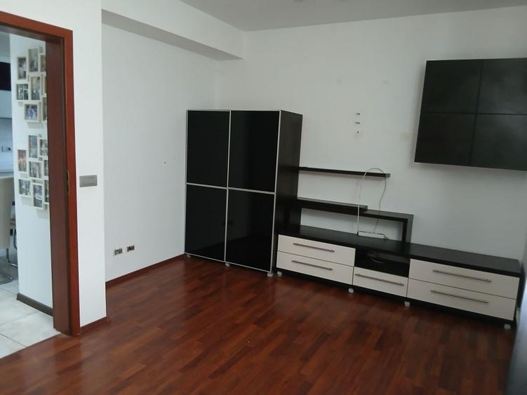 Apartament cu 2 camere decomandat în Aeroport