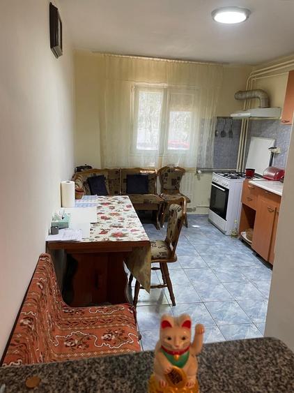 Apartament cu 2 camere semidecomandat în Crângași