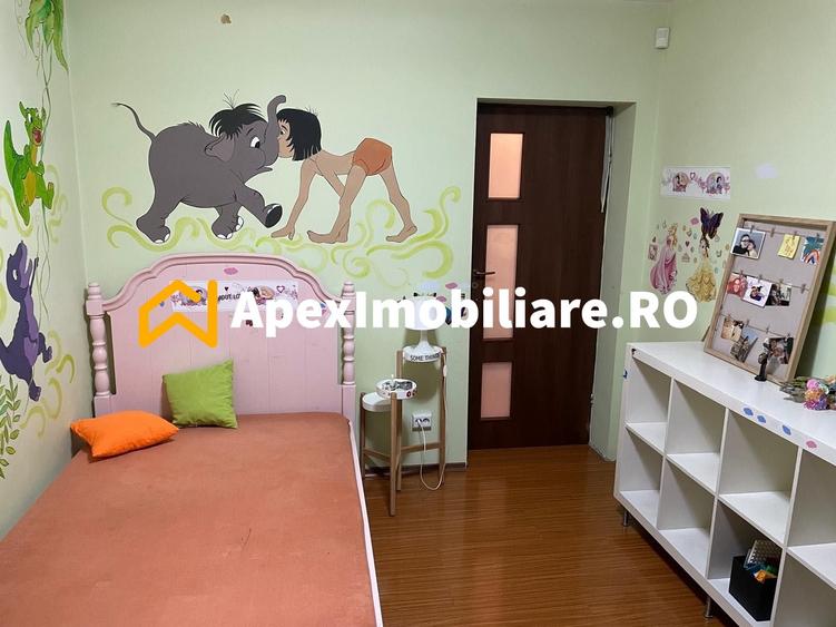 Apartament cu 3 camere semidecomandat, mobilat în Obor