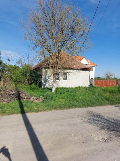 Casă cu Teren 1202 Mp în Ghilad