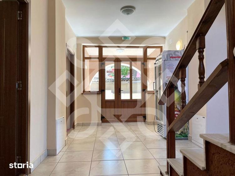 Casă cu 7 camere cu Teren 870 Mp în Sânmartin