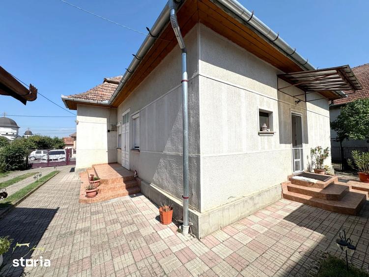 Casă cu 4 camere cu Teren 396 Mp în Central