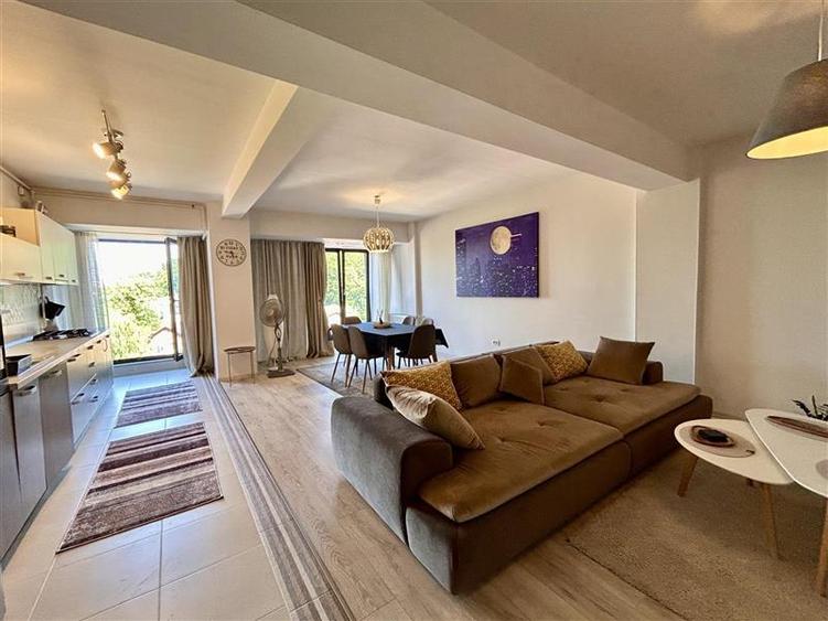Apartament cu 3 camere decomandat, mobilat în Centrul Civic
