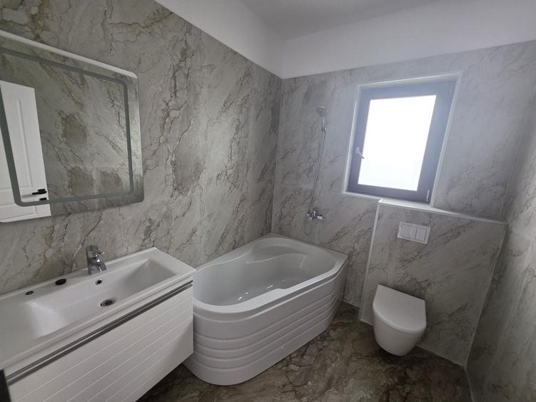 Casă individuală cu 4 camere cu Canalizare în Berceni