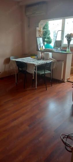 Apartament cu 4 camere decomandat în Chișinau