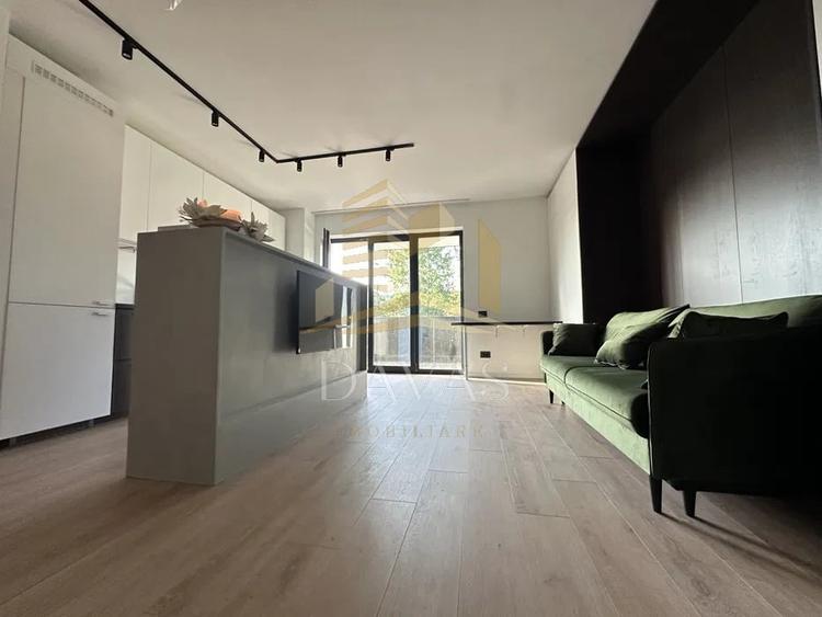 Apartament cu 2 camere semidecomandat, mobilat în Semicentral