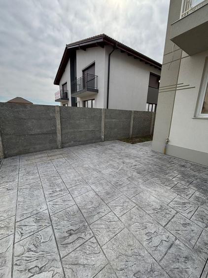 Apartament cu 4 camere decomandat în Giroc