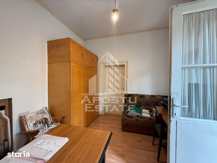 Casă cu 8 camere cu Teren 1126 Mp în Iosefin