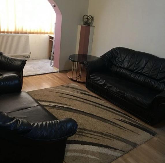 Apartament cu 2 camere semidecomandat în Letea Veche