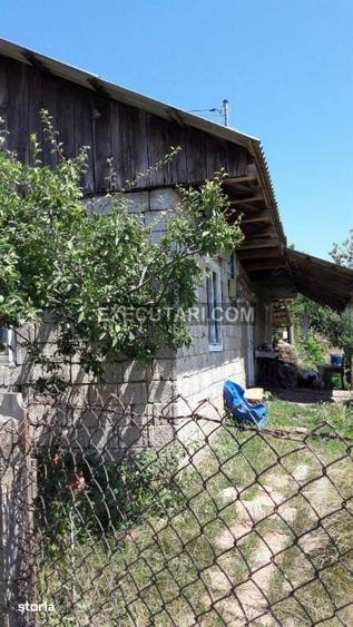 Casa 51 m2 + Teren intravilan - 848 m2, Husi - 2