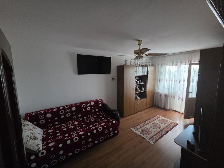 Apartament cu 2 camere decomandat în Craiter