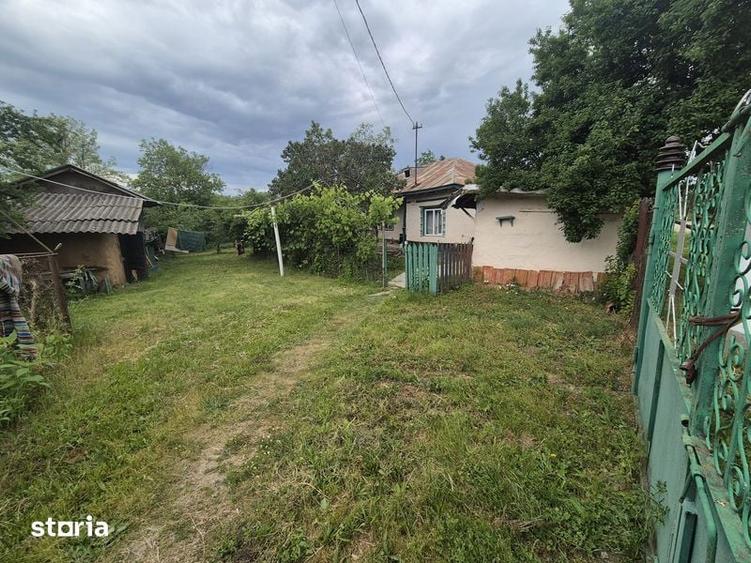 Teren de 2000 mp, în Central