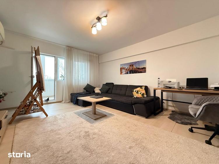 Apartament cu 3 camere, mobilat în Băneasa