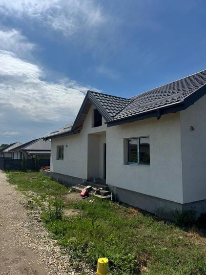 Casă individuală cu 3 camere cu Canalizare în Clinceni