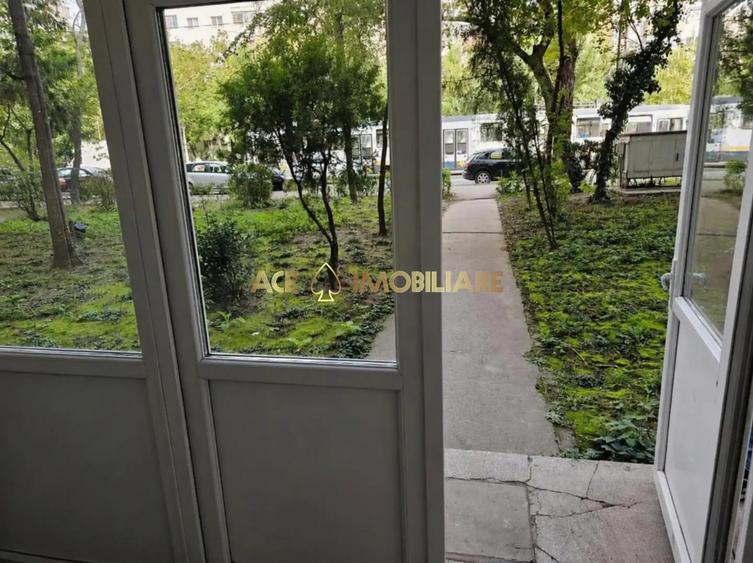 Apartament cu 2 camere semidecomandat, mobilat în Costin Georgian