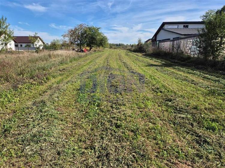 Teren intravilan de 2880 mp, în Izvorani