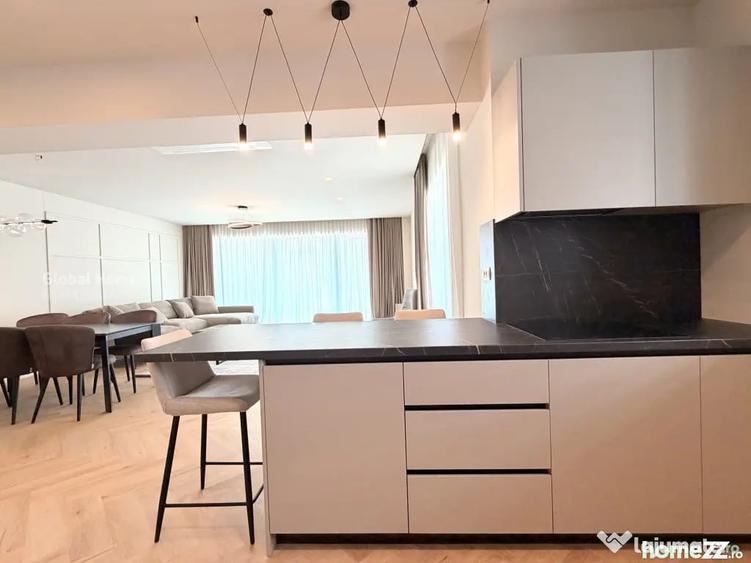 Apartament cu 4 camere decomandat în Pipera