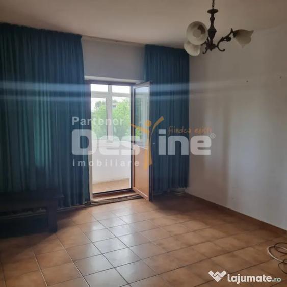 Apartament cu 3 camere semidecomandat în 5 Călărasi