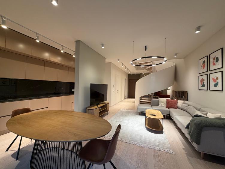 Apartament cu 3 camere decomandat în Floreasca