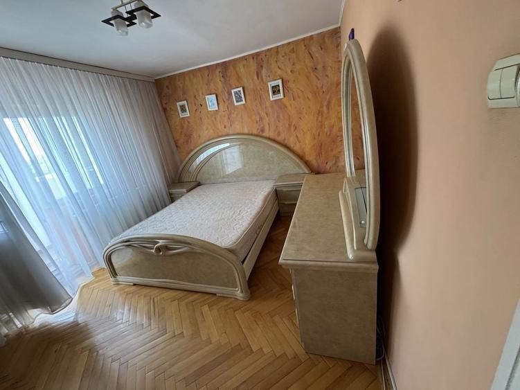 Apartament cu 3 camere decomandat, mobilat în Brâncoveanu