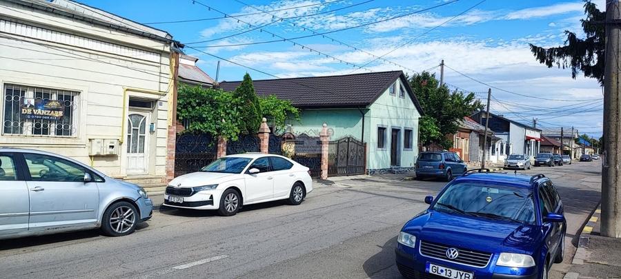 Casă individuală cu 3 camere cu Canalizare în Sud