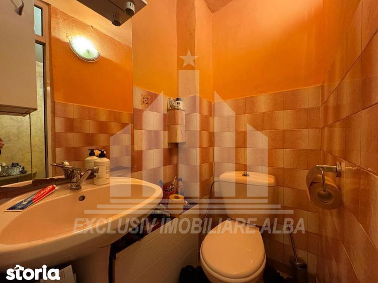 Apartament cu 3 camere decomandat, mobilat în Cetate