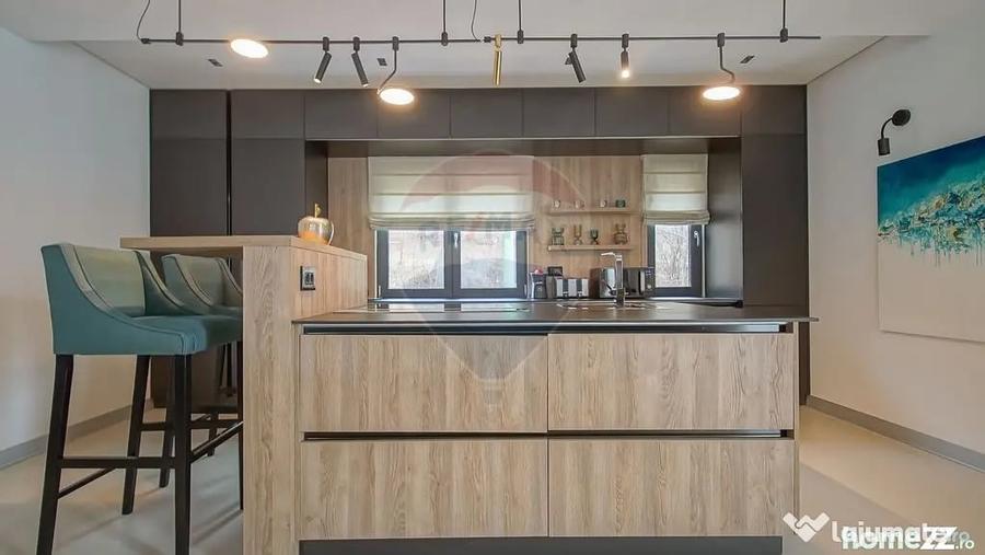 Apartament cu 3 camere decomandat în Drumul Poienii
