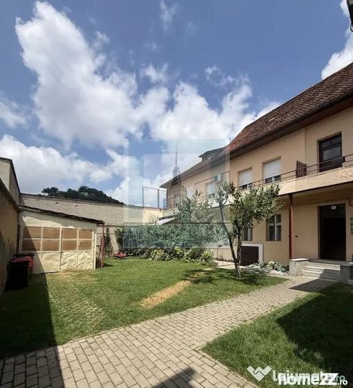Apartament cu 3 camere decomandat în Centrul Istoric