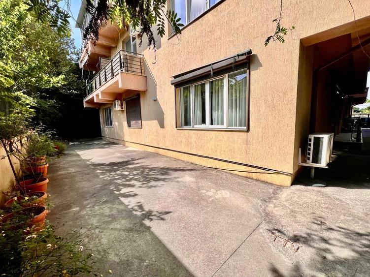 Apartament cu 3 camere, mobilat în Iancu Nicolae