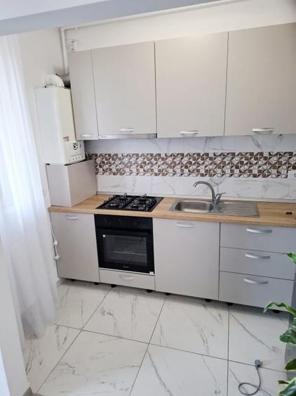 Apartament cu 2 camere decomandat, mobilat în Berceni