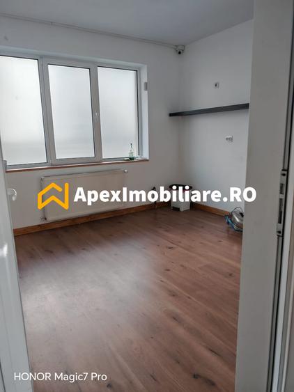 Spațiu comercial, de 220 mp, în Vitan Mall