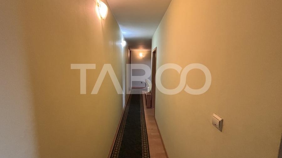 Apartament cu 4 camere decomandat, mobilat în Turnișor