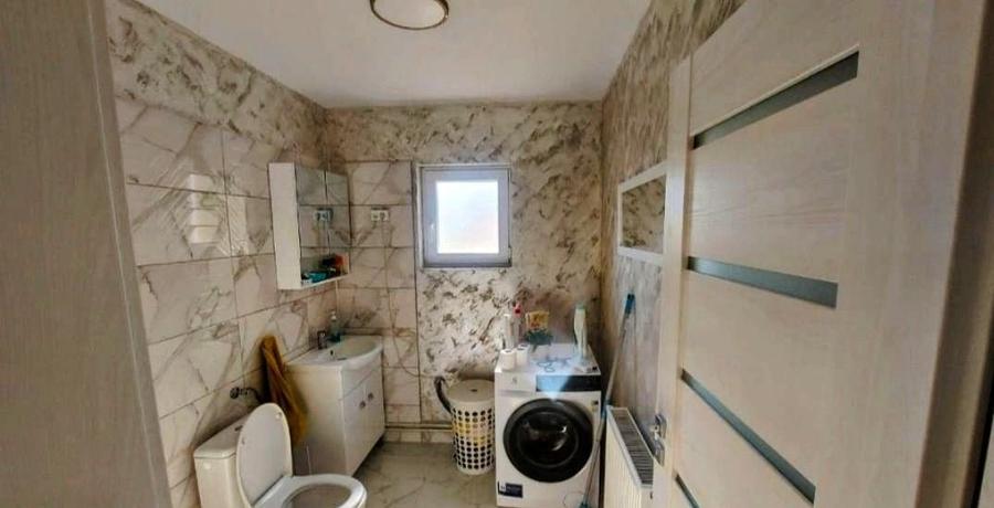 Casă individuală cu 5 camere cu Canalizare în Utvin